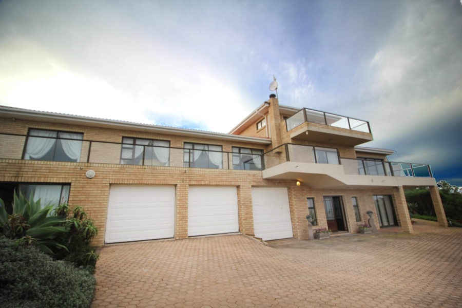 5 Bedroom Property for Sale in Village On Sea Western Cape